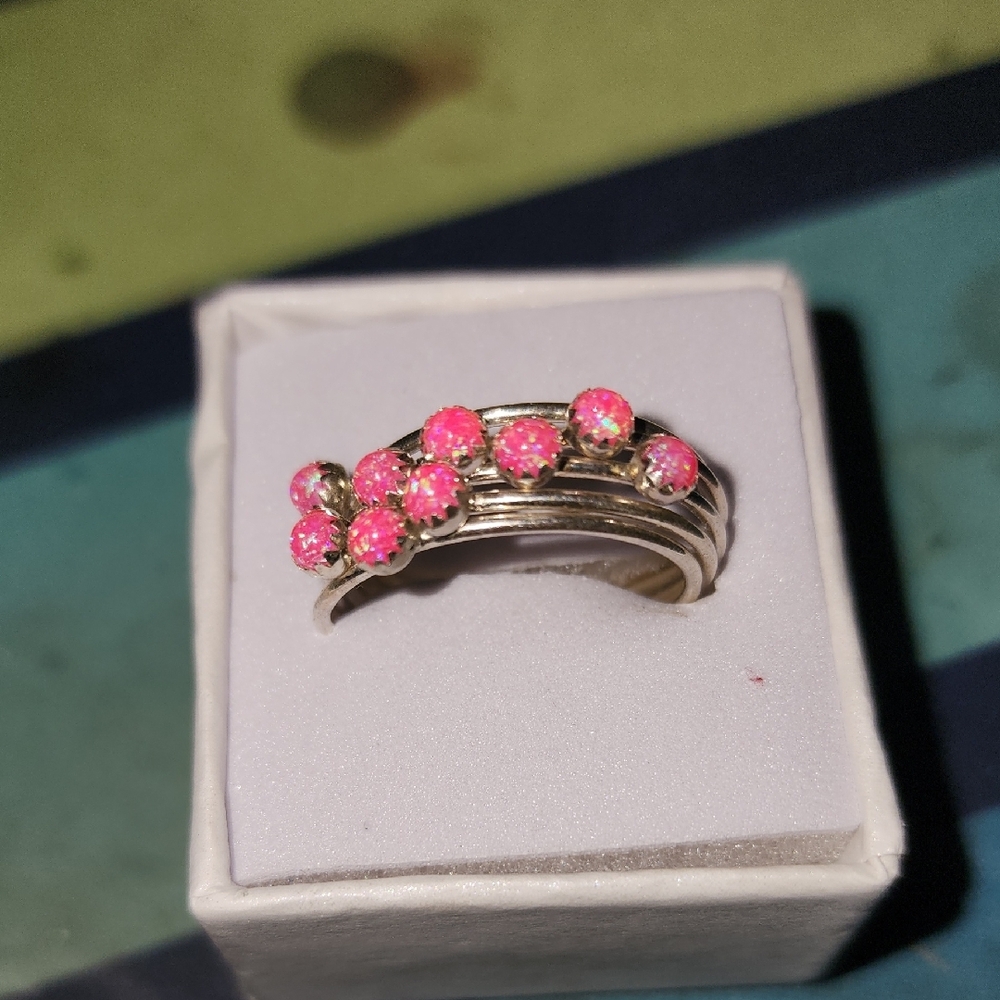 Elegant Pink Stone Silver Ring